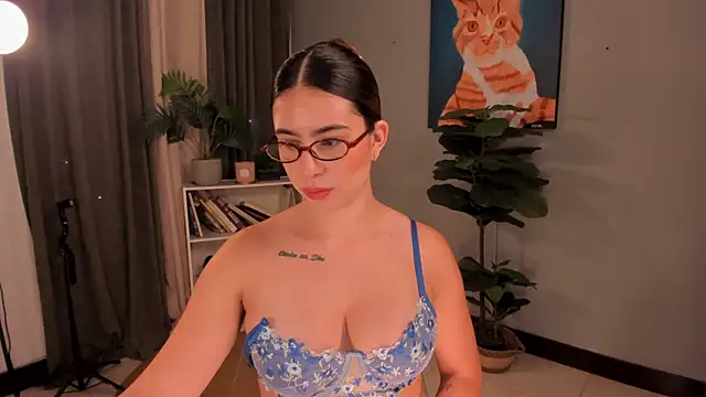 LiaPearce live XXX chat