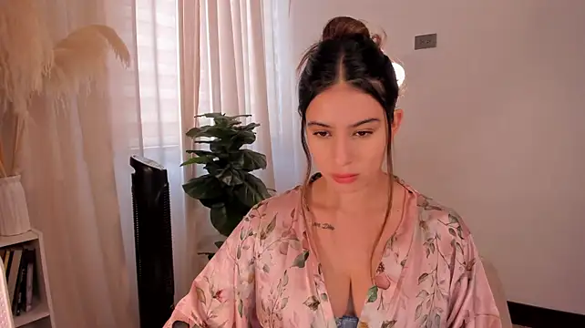 LiaPearce Webcamshow