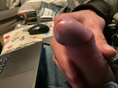 Вебкам-шоу juicyprecumboy