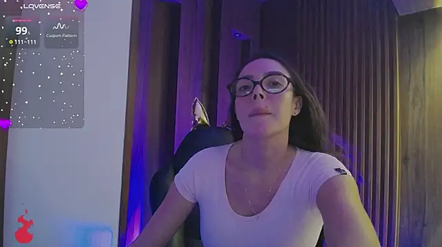 brianna_196: διαδικτυακό σόου στην κάμερα