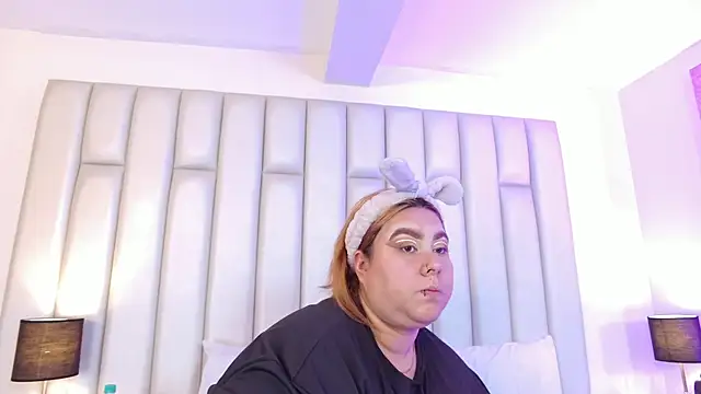 Chat +18 de aandreaperez ao vivo