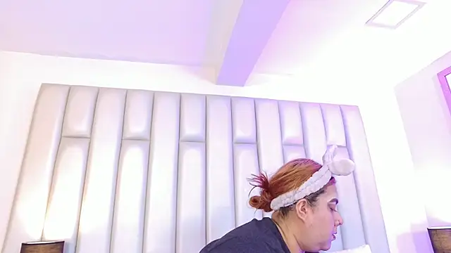 aandreaperez Chat XXX in diretta