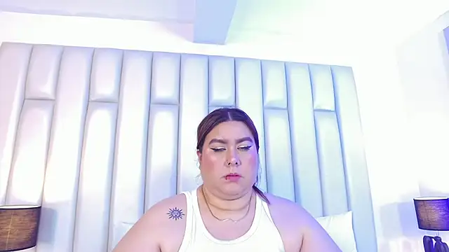 aandreaperez Adlı Modelin Canlı XXX Sohbeti