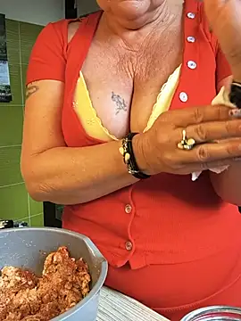 Show modela Diablica41 na web-kameri