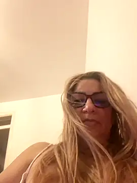 gisela27 Adlı Modelin Web Kamerası Şovu