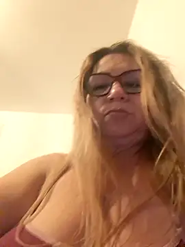 gisela27のライブXXXチャット