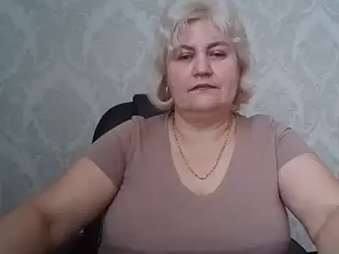 Онлайн чат AngelaFamez