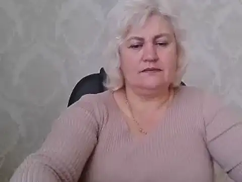 AngelaFamez's Live Chat Room