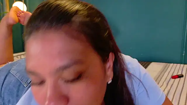 XXX chat uživo modela ale_cam