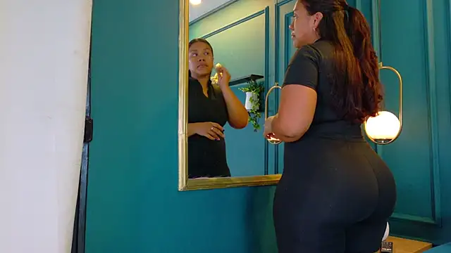XXX chat uživo modela ale_cam