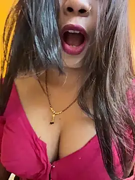 RedQQueen webcam show