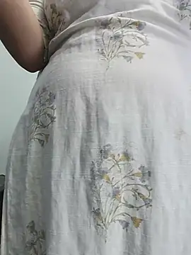 PUNAM456 লাইভ XXX চ্যাট