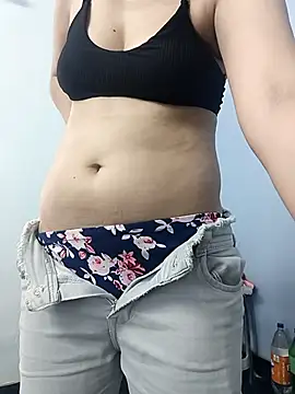 PUNAM456 লাইভ XXX চ্যাট
