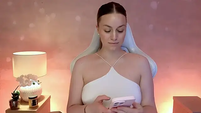 MilaFleur Adlı Modelin Canlı XXX Sohbeti