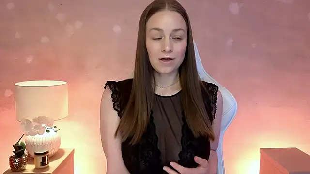 MilaFleur Adlı Modelin Canlı XXX Sohbeti