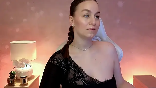 MilaFleur's Live XXX Chat