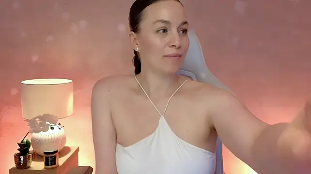 MilaFleur Adlı Modelin Canlı XXX Sohbeti