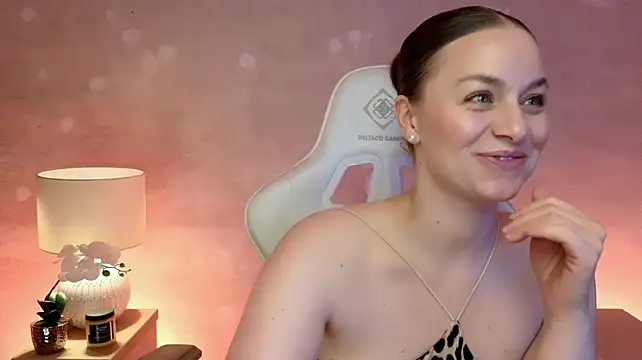 MilaFleur 现场XXX聊天