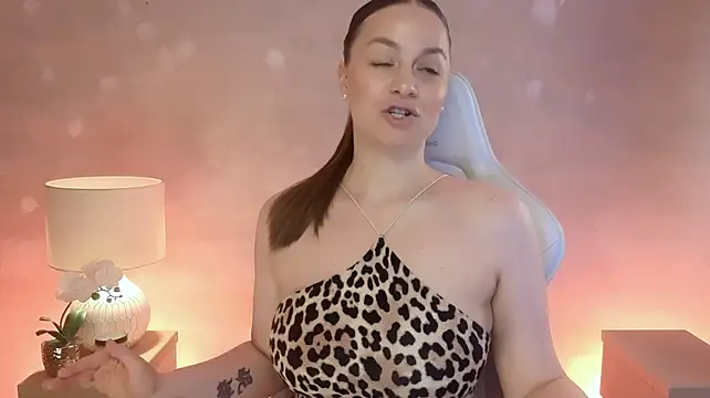 MilaFleur's Live XXX Chat
