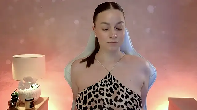 MilaFleur Chat XXX live