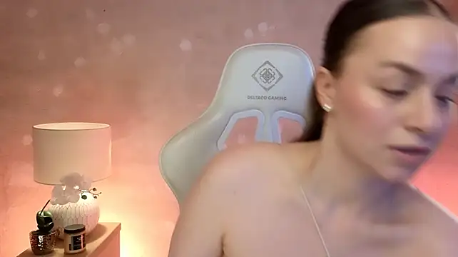 แชท XXX สดของ MilaFleur