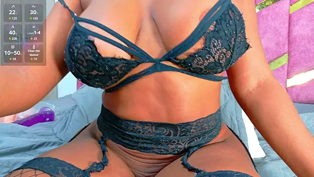 Czat XXX na żywo – hornyhousekeeper_