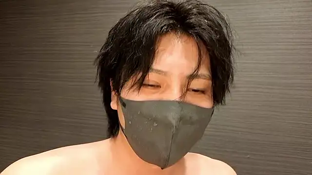 CHROME-kun925 在線直播表演