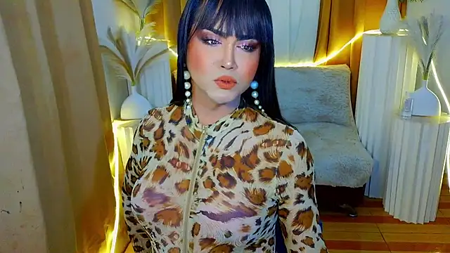 Show modela negrashemalexxx na web-kameri