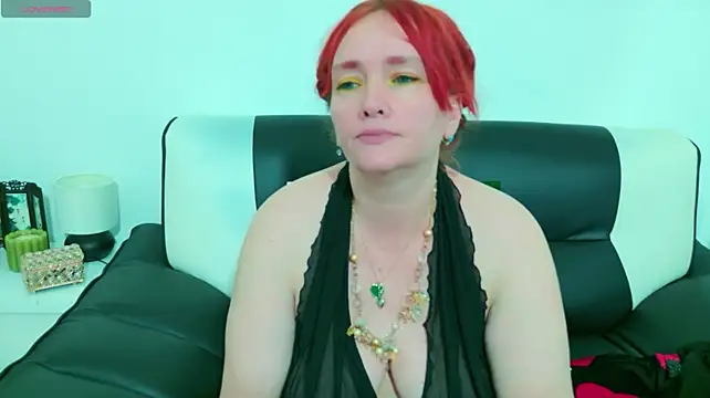 HotteyesM Live XXX-Chat