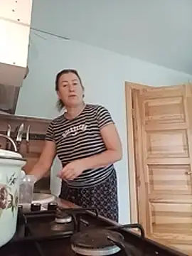 increible_della élő XXX-chatje