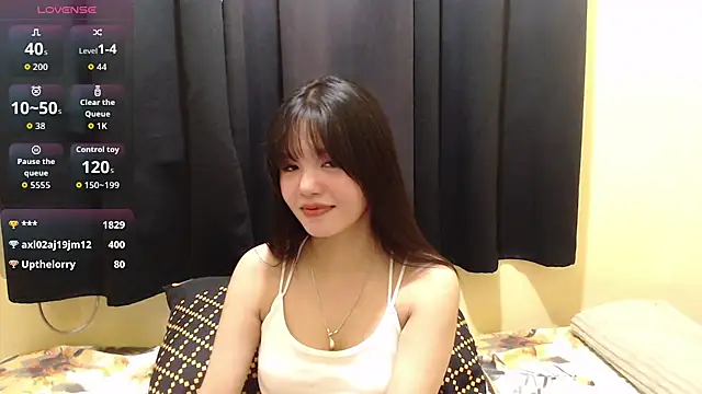 Pokój czatu na żywo – x_brittany_x