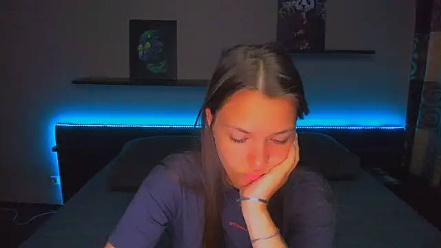 AlexaBarkley Adlı Modelin Canlı XXX Sohbeti