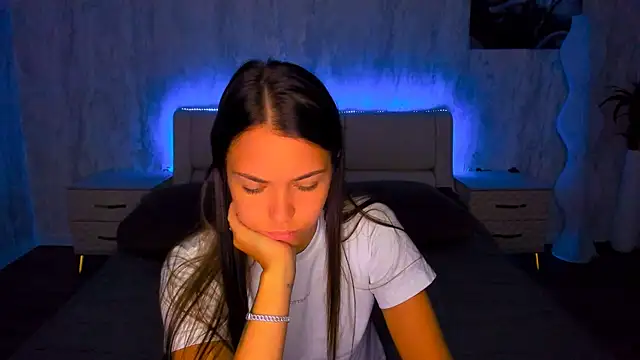 AlexaBarkley Adlı Modelin Canlı XXX Sohbeti