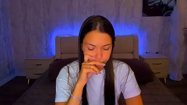 AlexaBarkley Adlı Modelin Canlı XXX Sohbeti