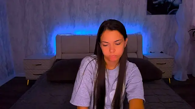 AlexaBarkley Adlı Modelin Canlı XXX Sohbeti