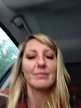 SheIsSomething Webcamshow
