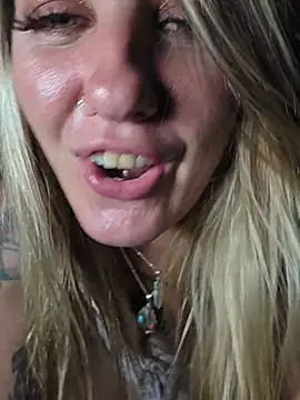 SheIsSomething Webcam show