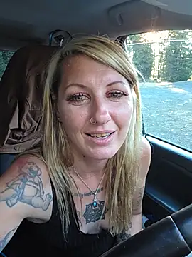 SheIsSomething Webcam show