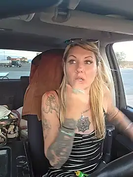 SheIsSomething's Webcam Show