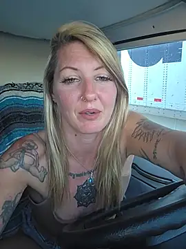 SheIsSomething Webcamshow