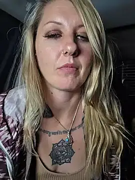 SheIsSomething's Webcam Show