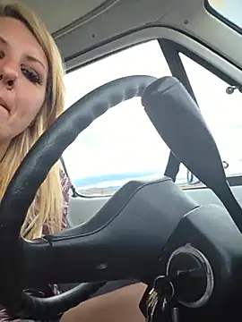 SheIsSomething's Webcam Show