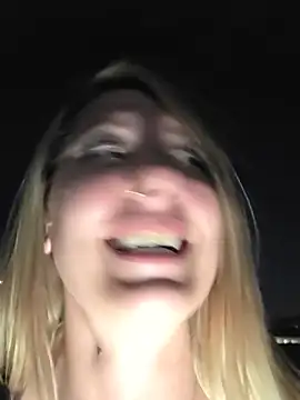 SheIsSomething Webcamshow