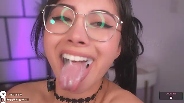 gigi_ulala1's Live XXX Chat