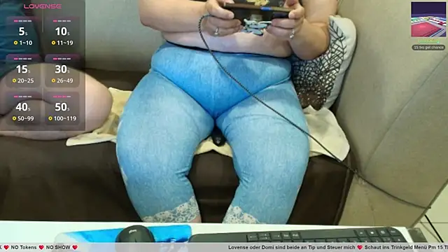 HotBiPaar webcam show
