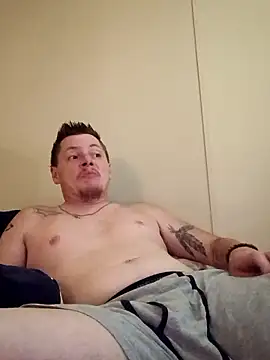 Show Webcam de xXxXxCatDaddyxXxXx