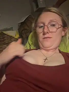 הופעת וובקאם של stormyybabe