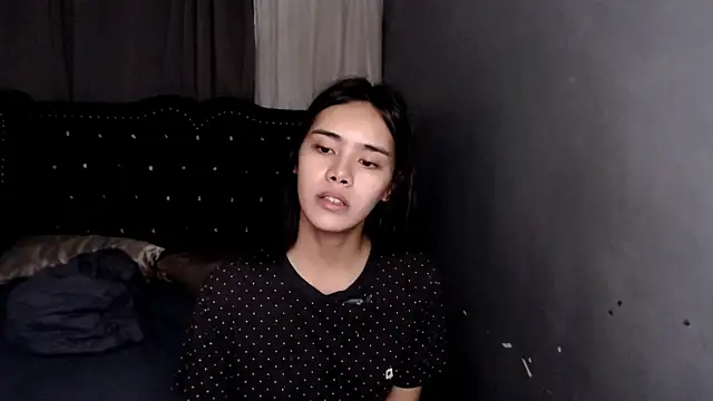 shecutie69 网络视讯表演