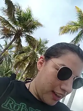 Pokazy przed kamerką – carmesix