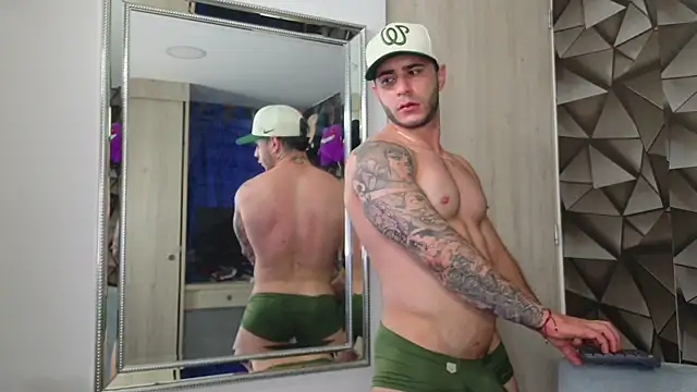 Latino_stud4u Adlı Modelin Web Kamerası Şovu